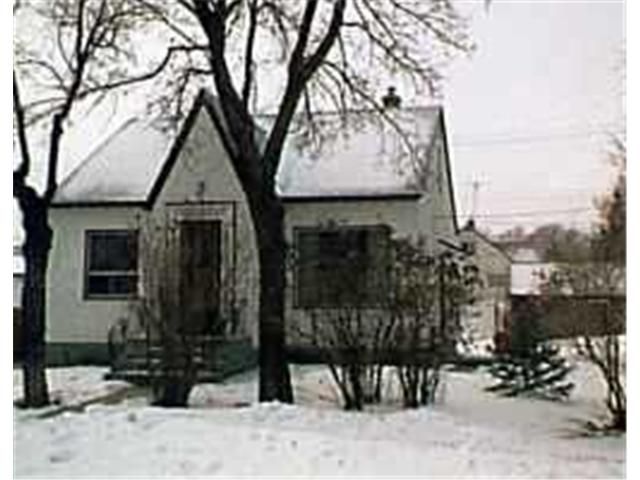 I have sold a property at 546 CLANDEBOYE AVE in SELKIRK
